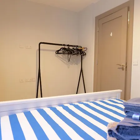 No 5 Sandycove فيلة