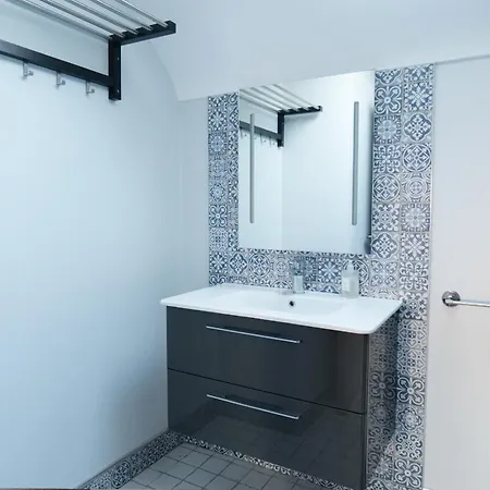 Side Four Bedroom By Travel Lets Homes * רוסנאולה