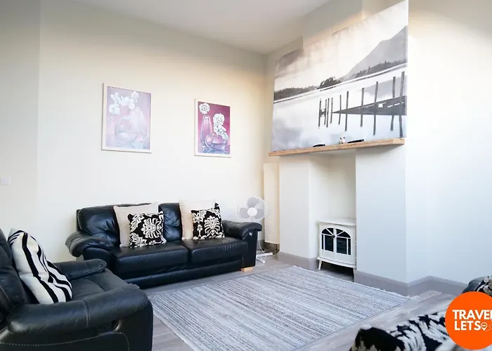 No 5 Sandycove Villa