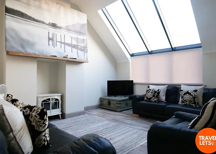 No 5 Sandycove Villa