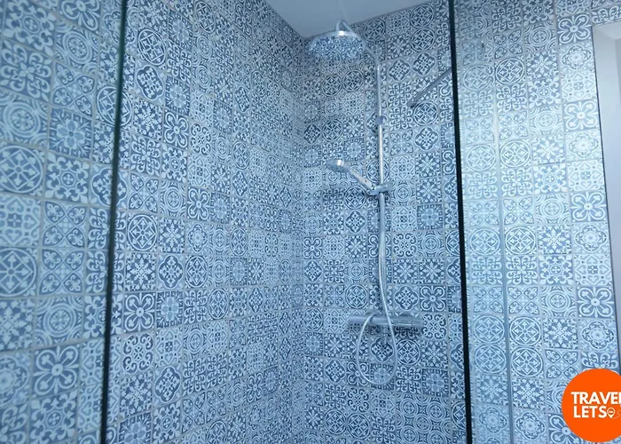 Villa No 5 Sandycove *