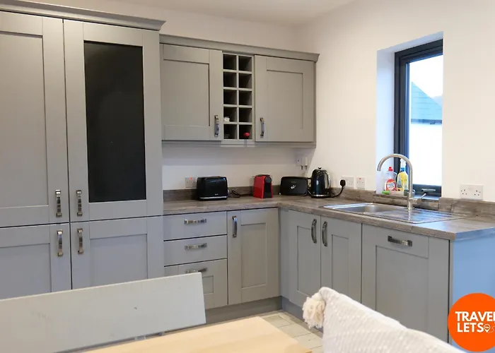 No 5 Sandycove Villa *